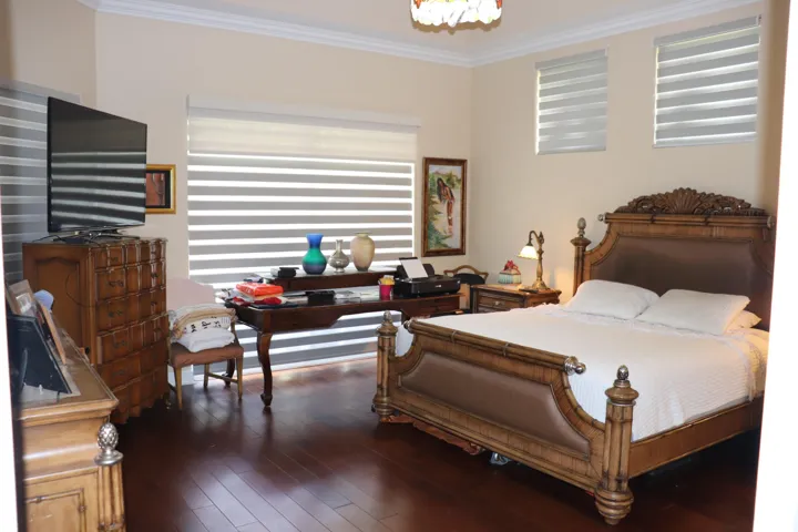 MASTER BED