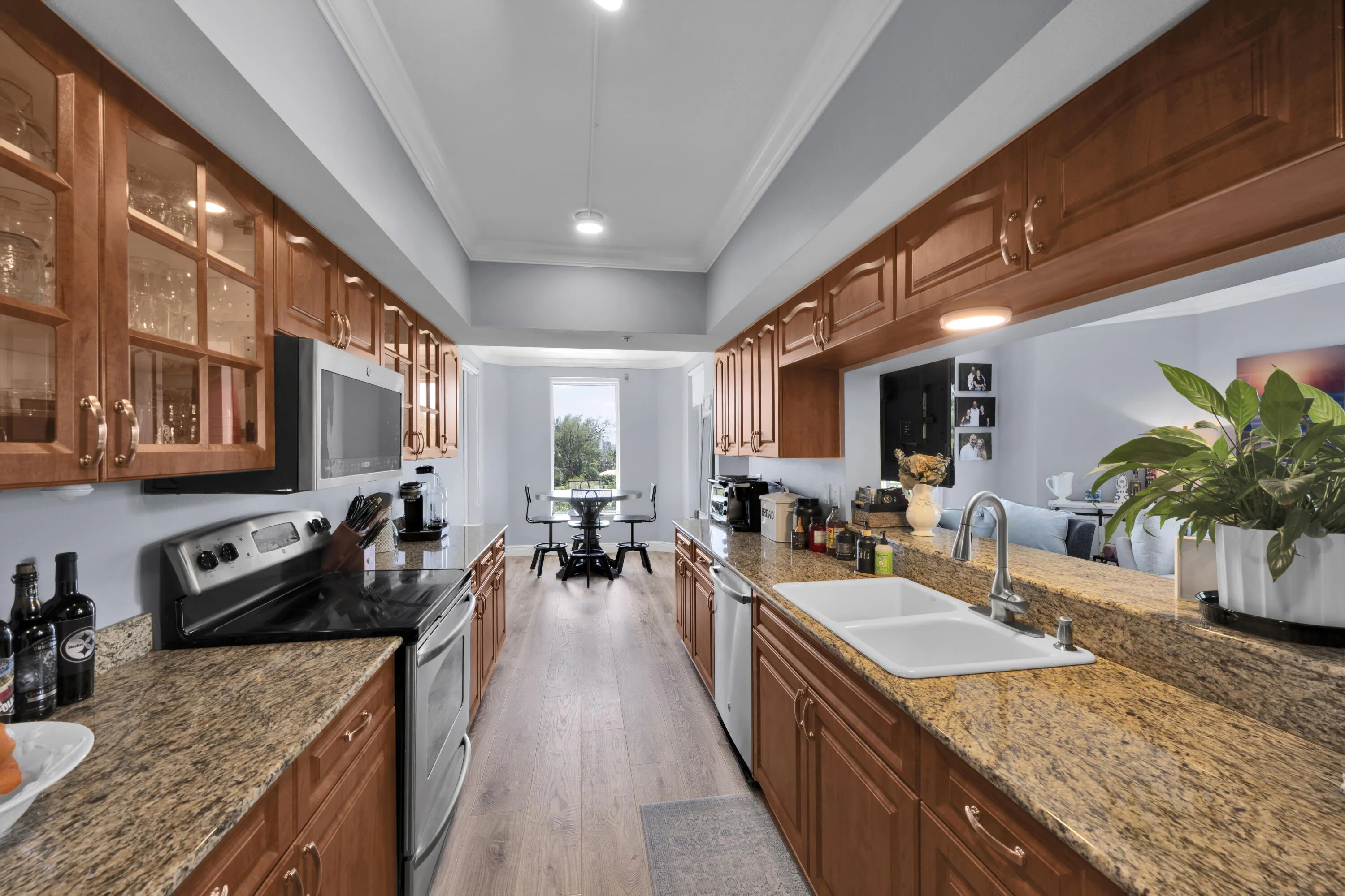 BREAKFAST NOOK