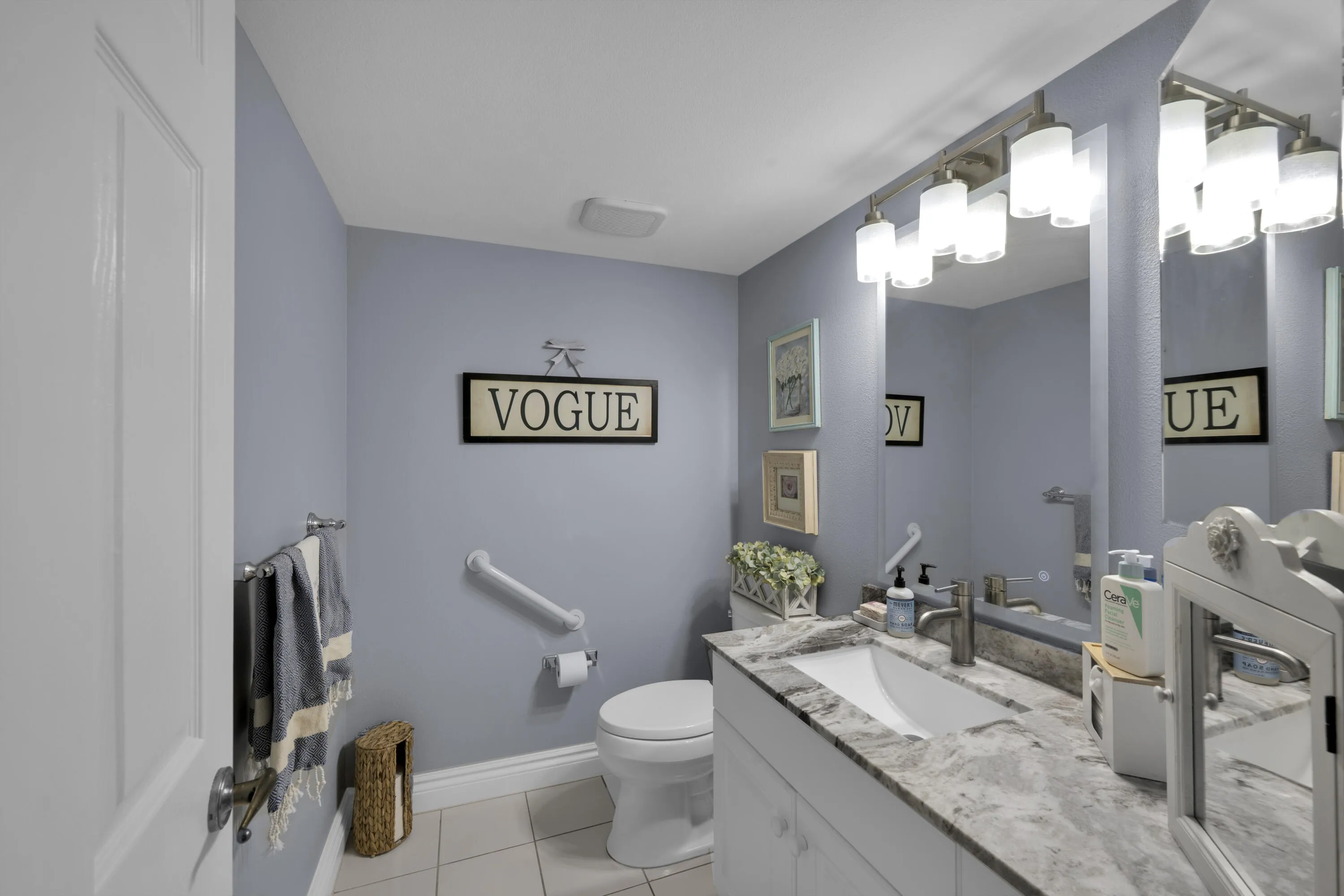 POWDER ROOM