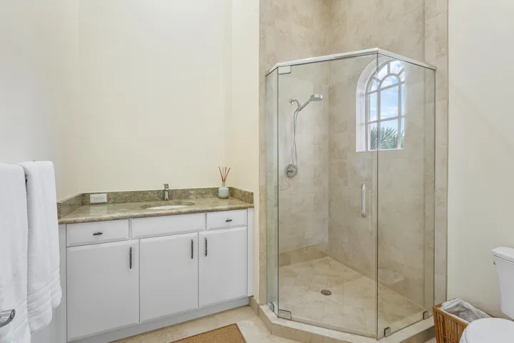 Guest Room #2 - Bathroom
