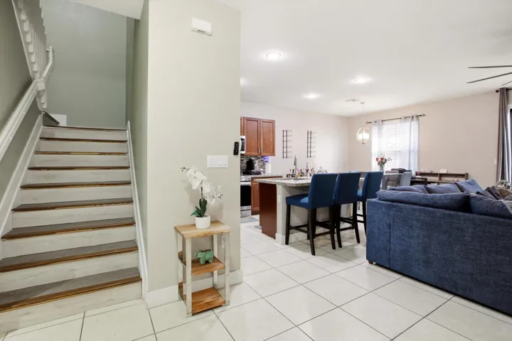 11-Property Photo 011