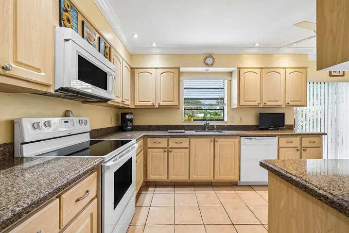 017-21875ArribaReal-BocaRaton-FL-33433-S