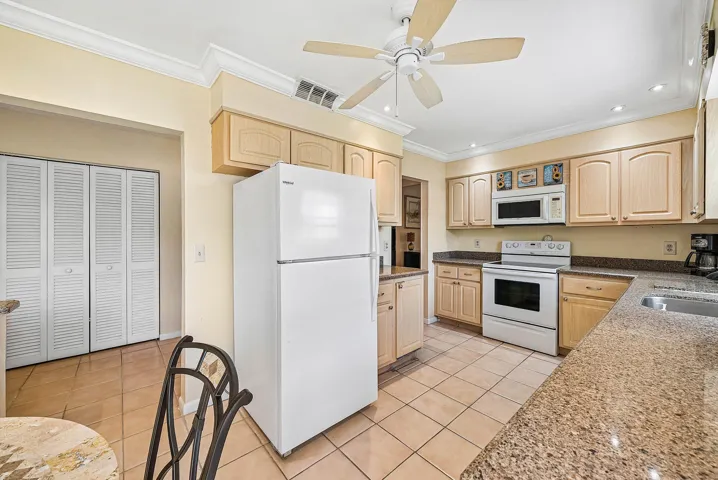 019-21875ArribaReal-BocaRaton-FL-33433-S