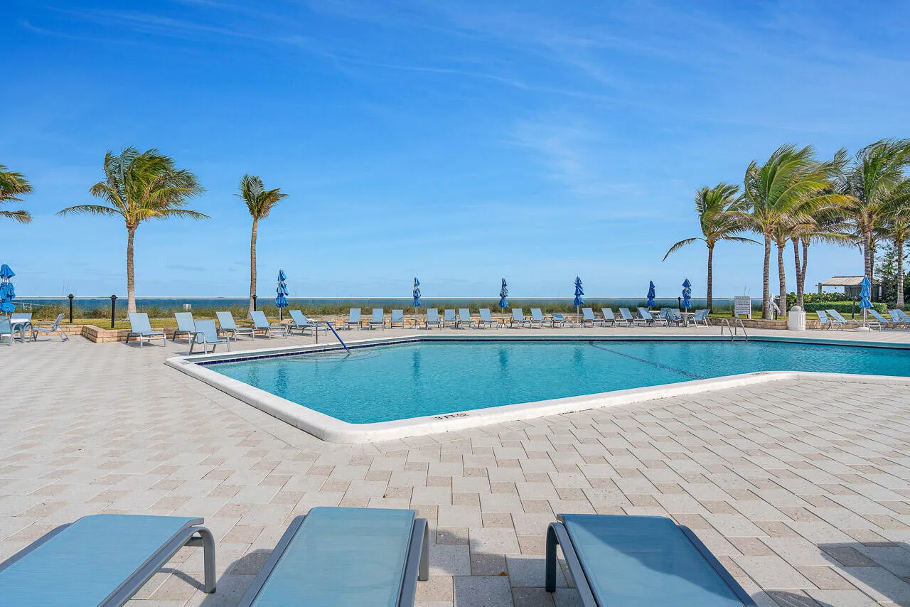 Corniche Swimming Pool