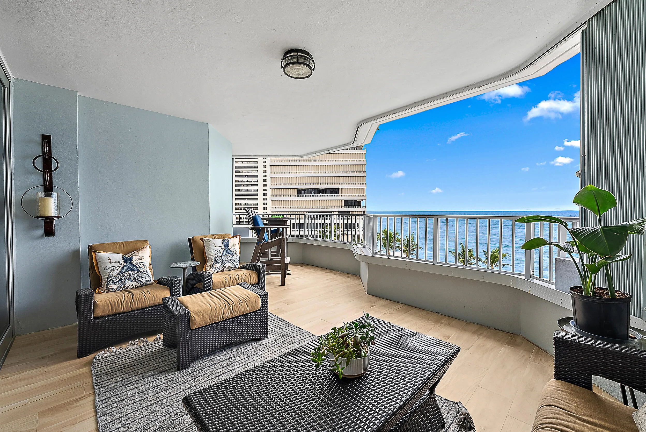 Balcony & Ocean View