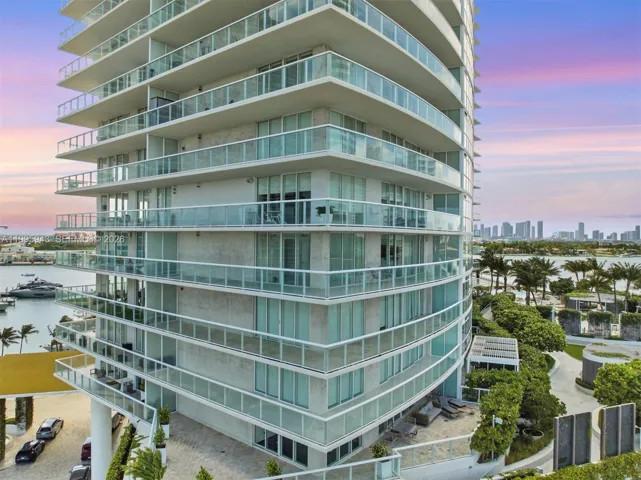 Corner unit with extra large Wraparound balcony