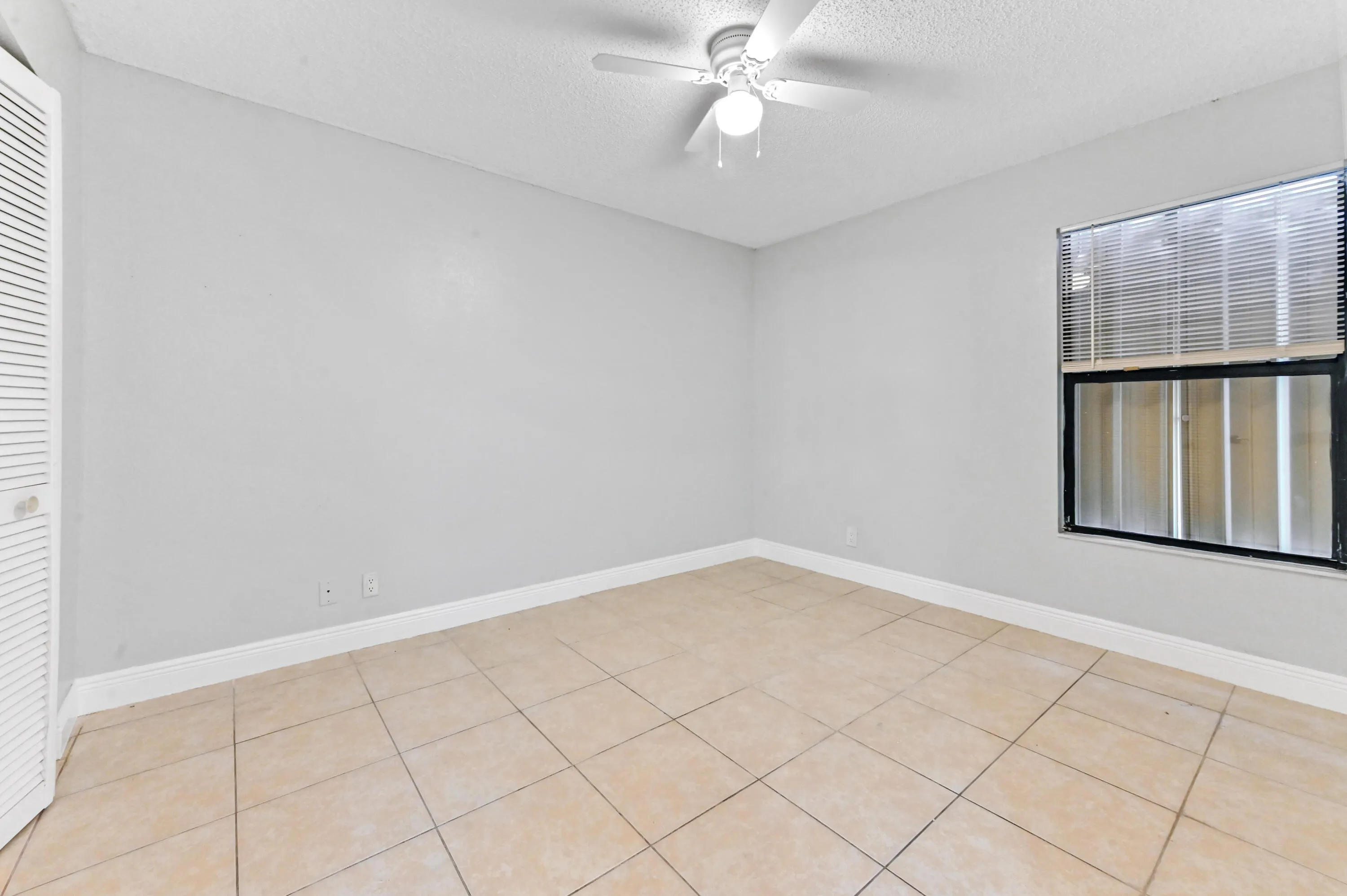 12 Bedroom 02