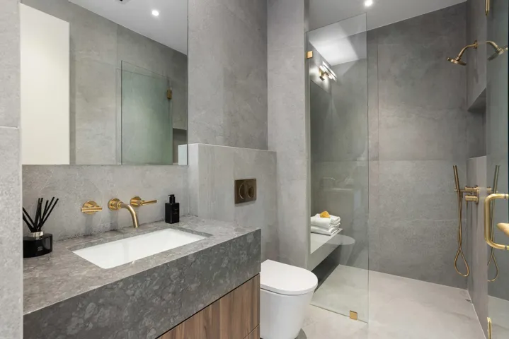 Bathroom #2