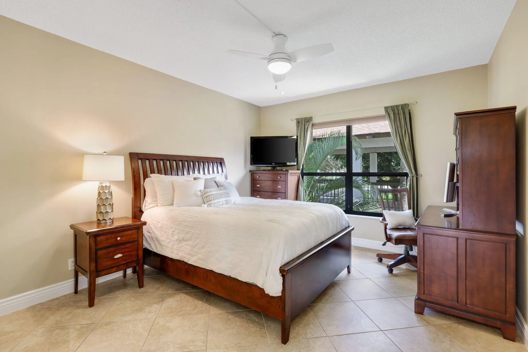 800 Greensward Court - 22.jpg-SMALL
