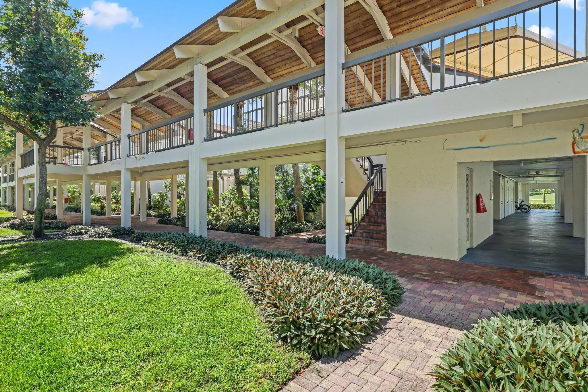800 Greensward Court - 15.jpg-SMALL