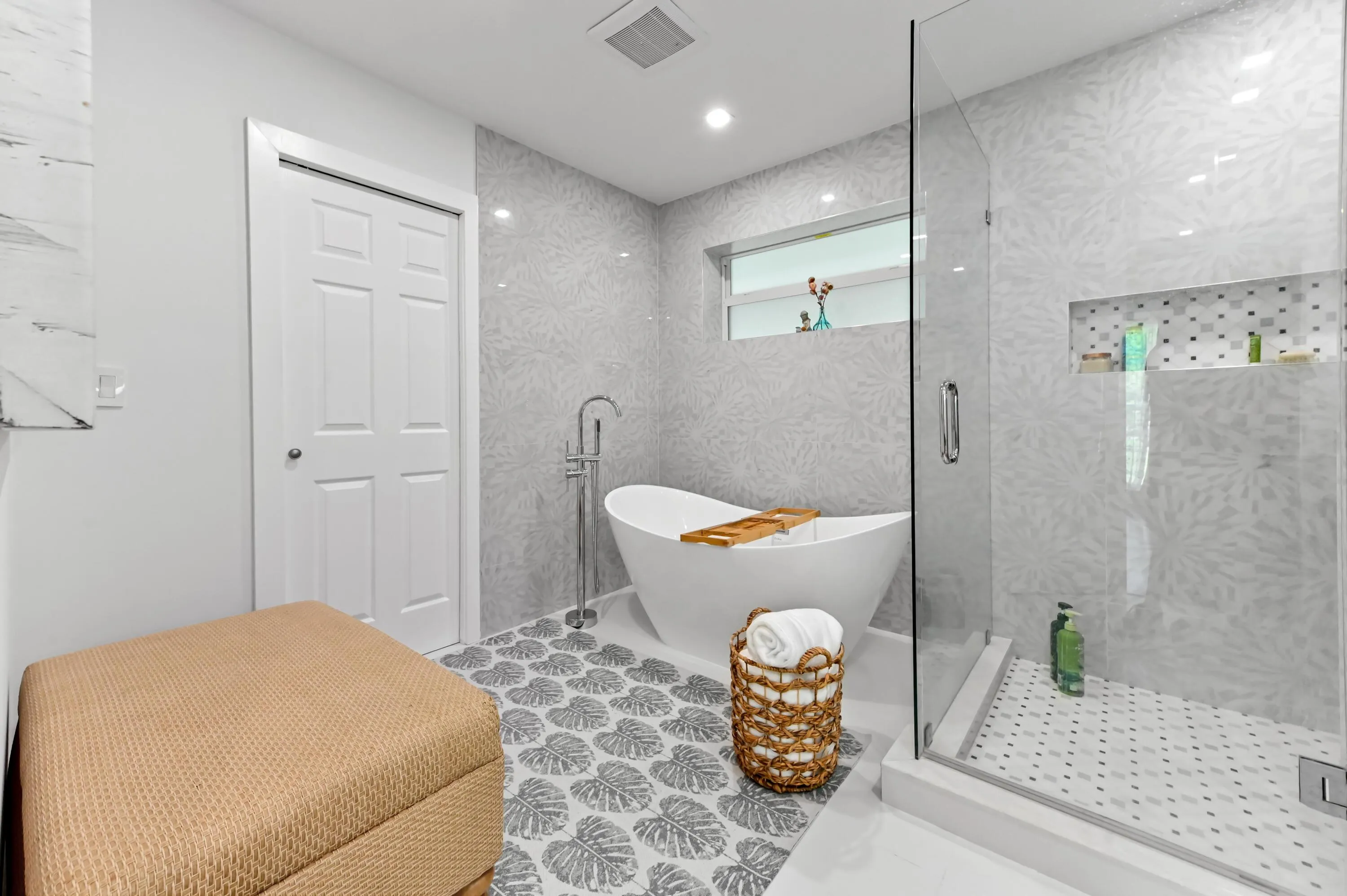 44 bathroom 02