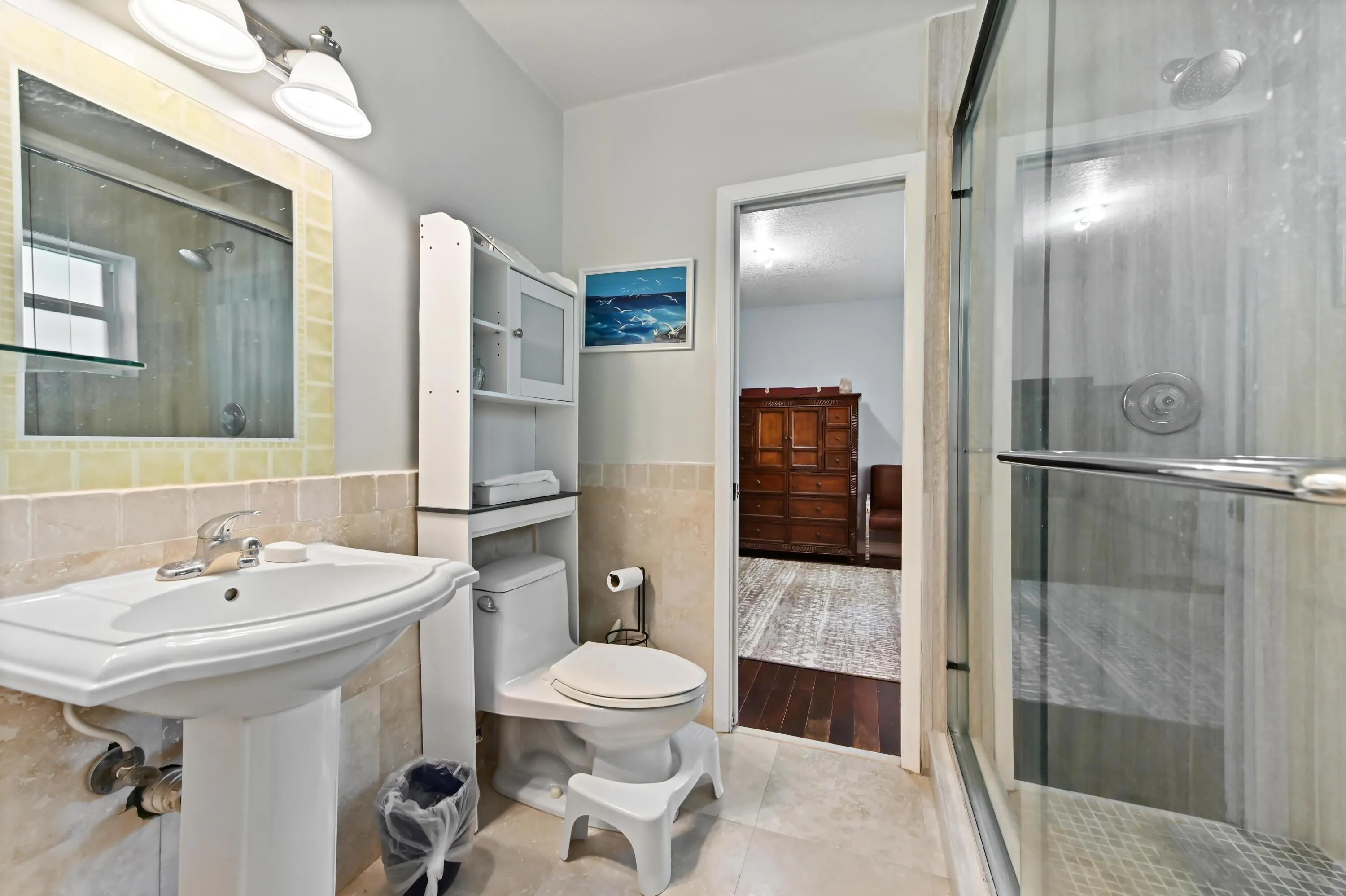 33 bathroom 01