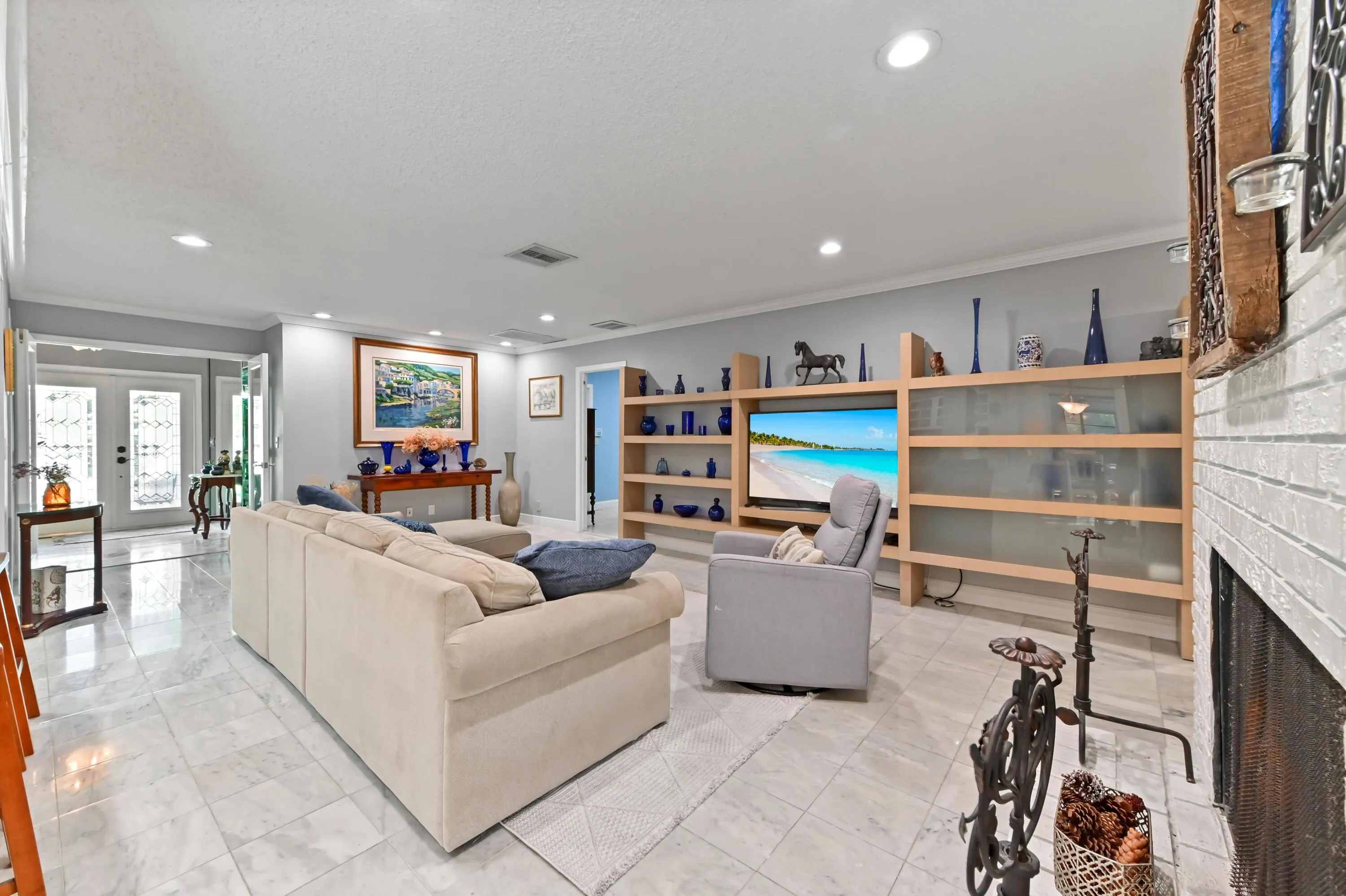 17 family room 01