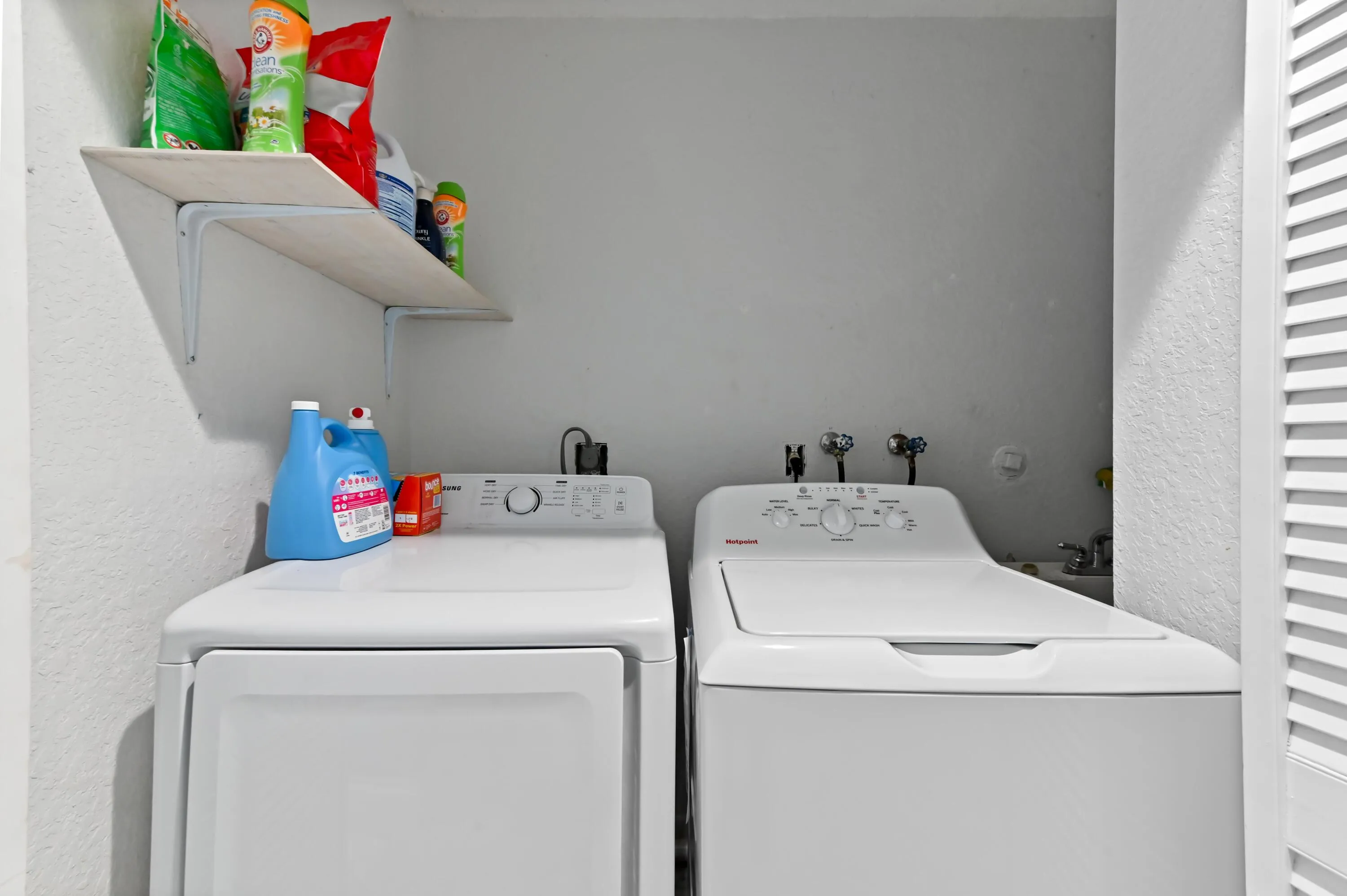 28 laundry room 01