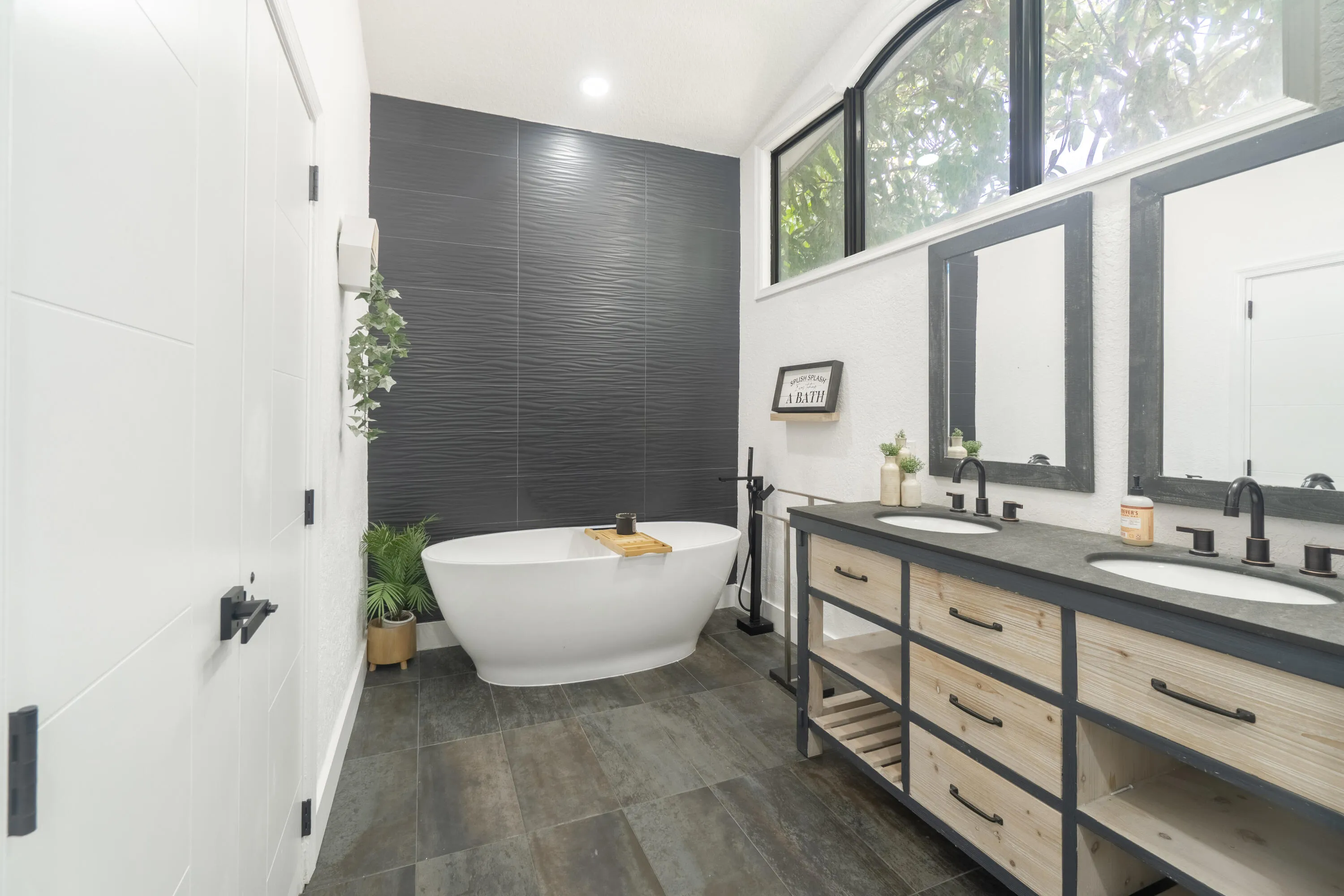 2878 NE 26St-30