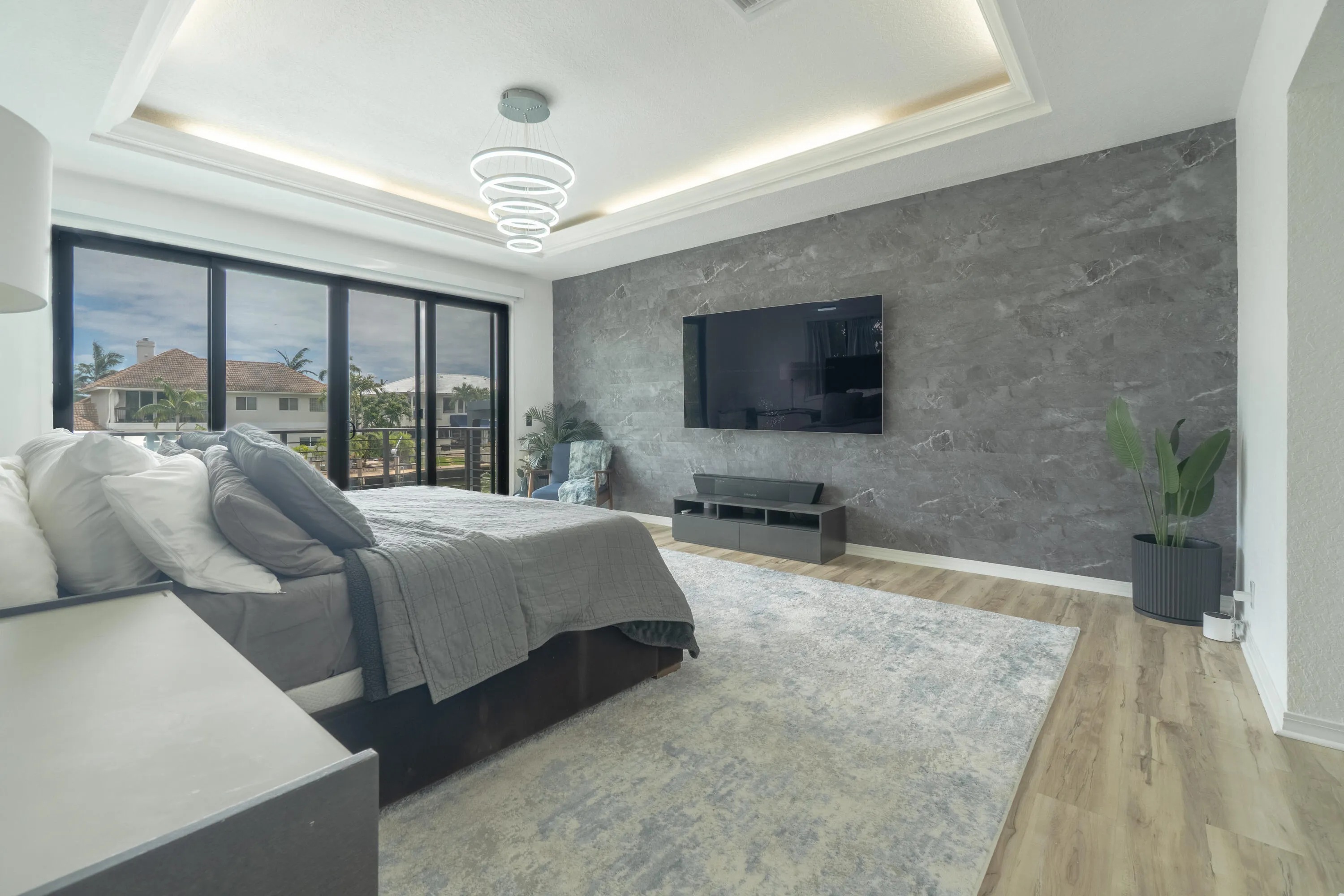 2878 NE 26St-25