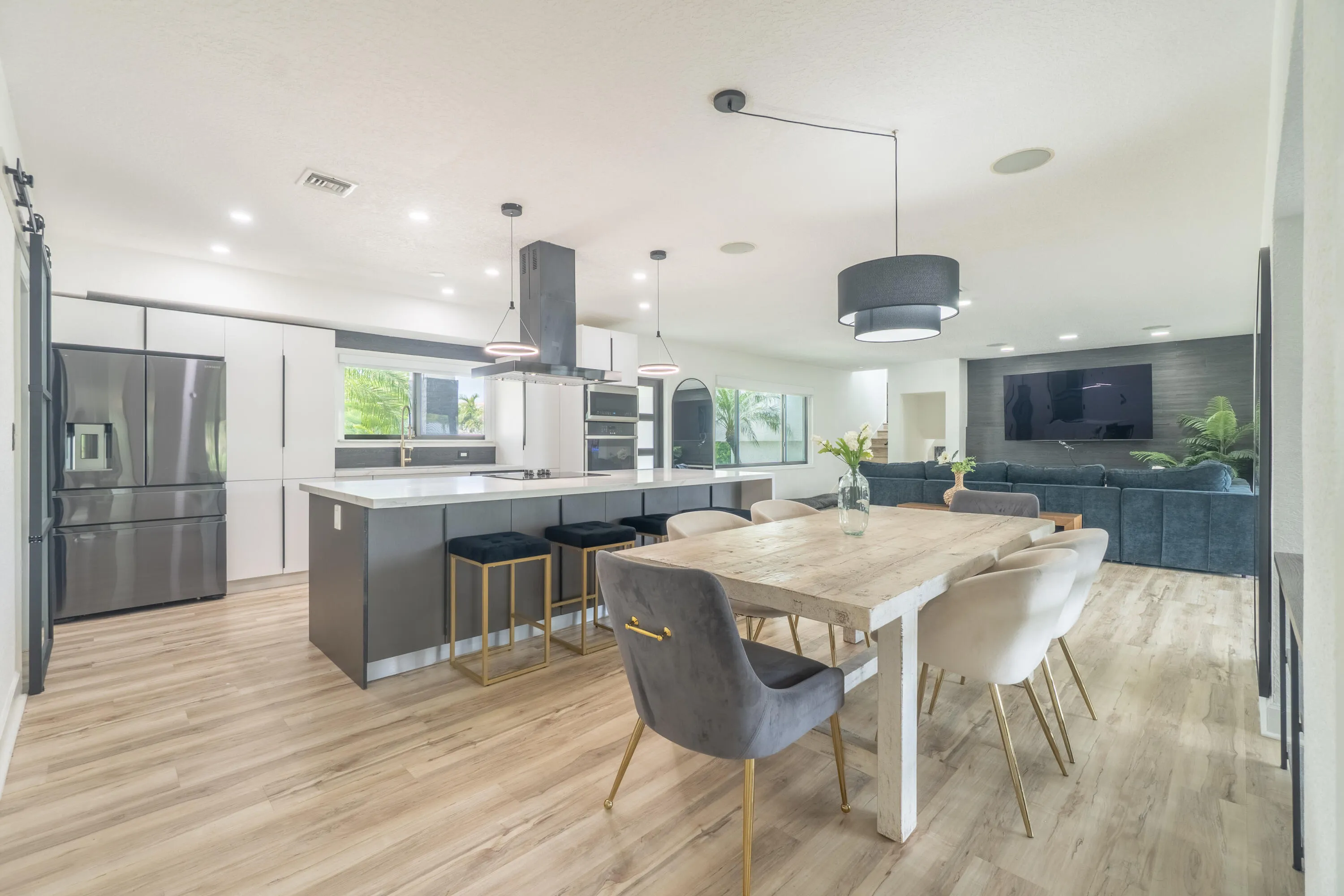 2878 NE 26St-13