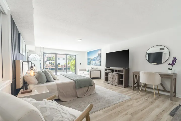 2878 NE 26St-38