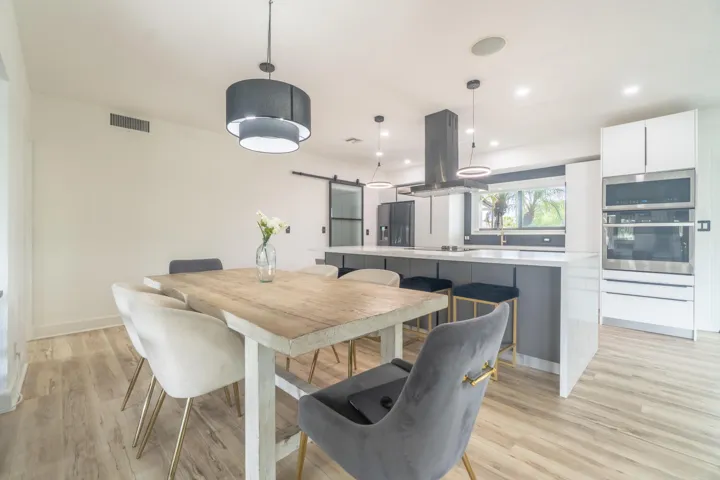 2878 NE 26St-9