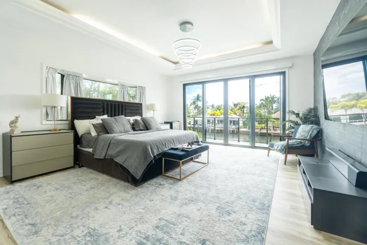 2878 NE 26St-23