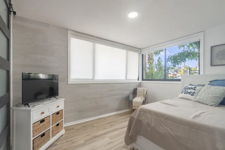 2878 NE 26St-36