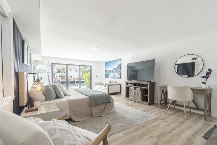 2878 NE 26St-39
