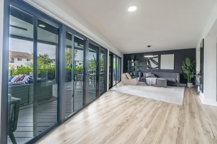 2878 NE 26St-4