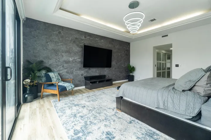 2878 NE 26St-27