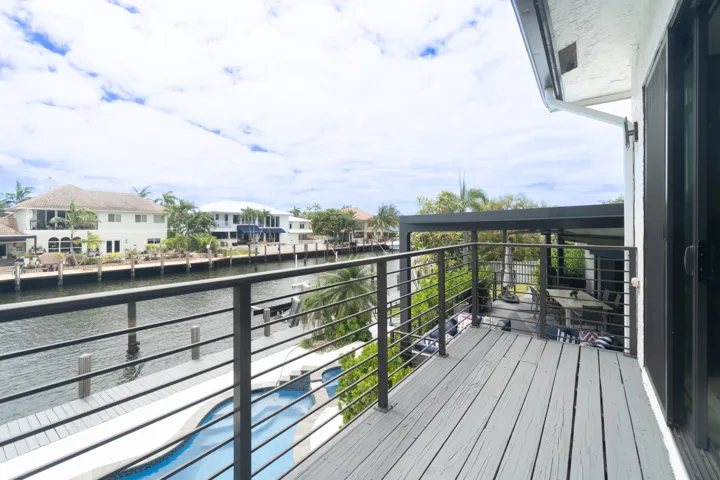 2878 NE 26St-28