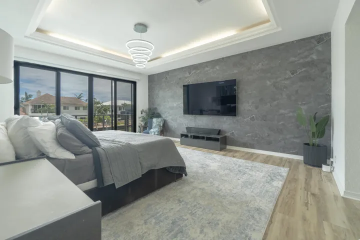 2878 NE 26St-25