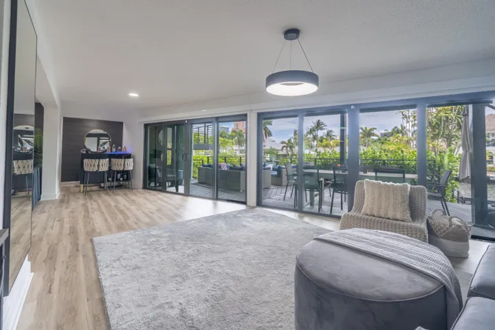 2878 NE 26St-6