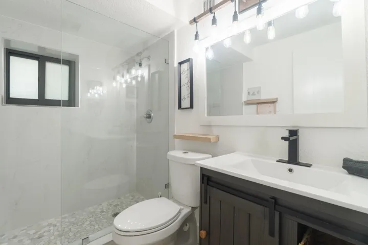2878 NE 26St-33
