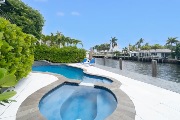 2878 NE 26St-48