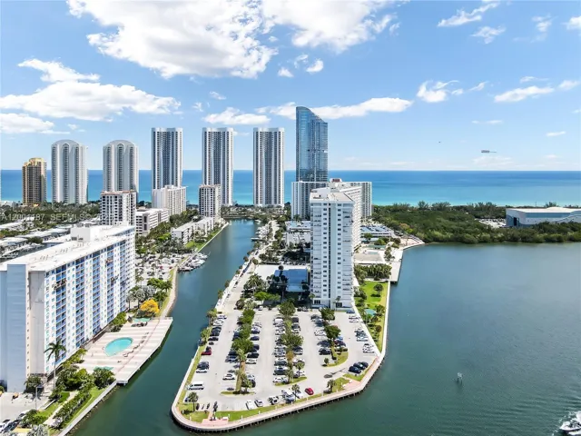 Arlen Community Island