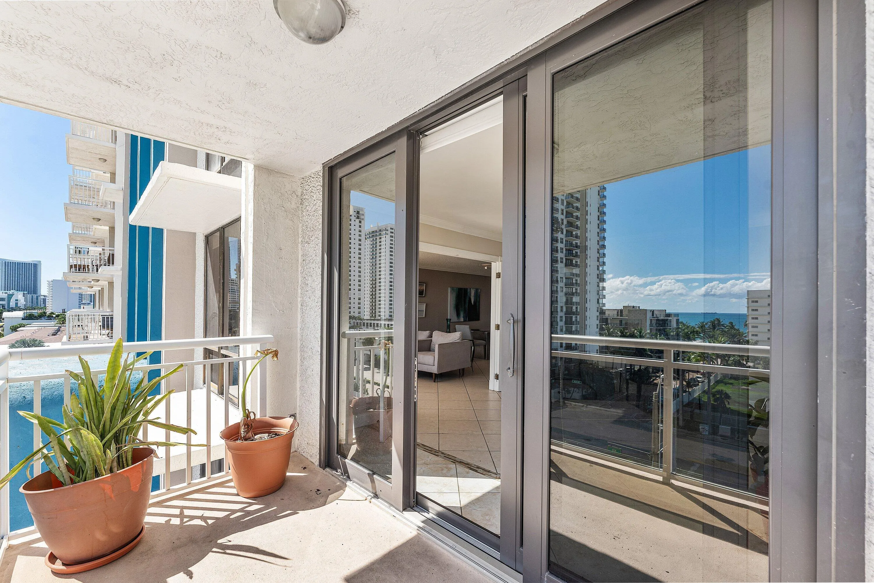 023-1600SouthOceanDrive-7H-Hollywood-FL-