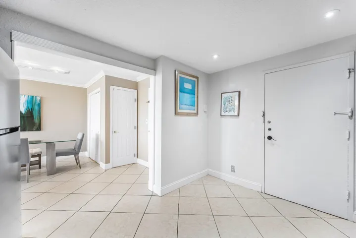 002-1600SouthOceanDrive-7H-Hollywood-FL-