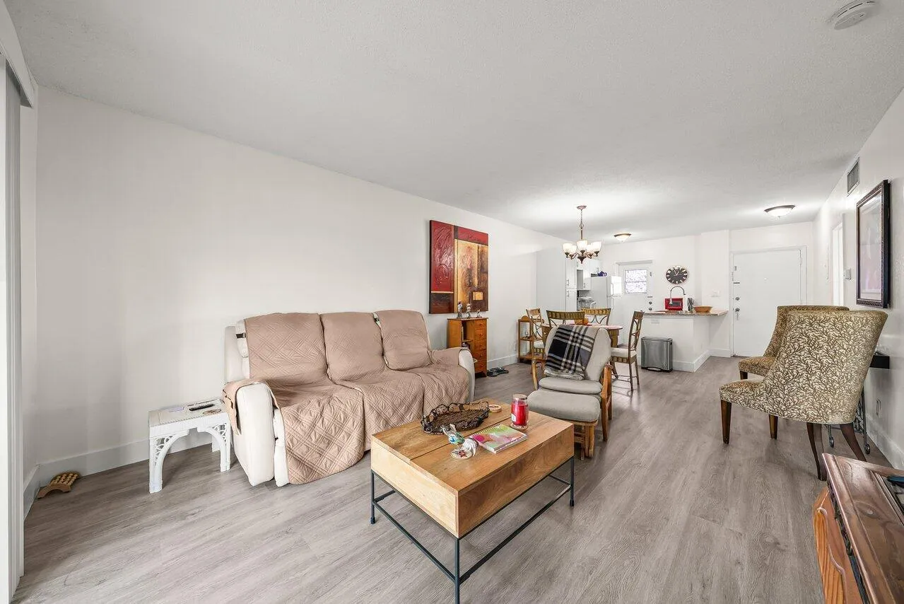 012-1117LakeTerrace-F207-BoyntonBeach-FL