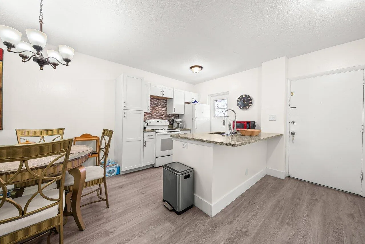 006-1117LakeTerrace-F207-BoyntonBeach-FL