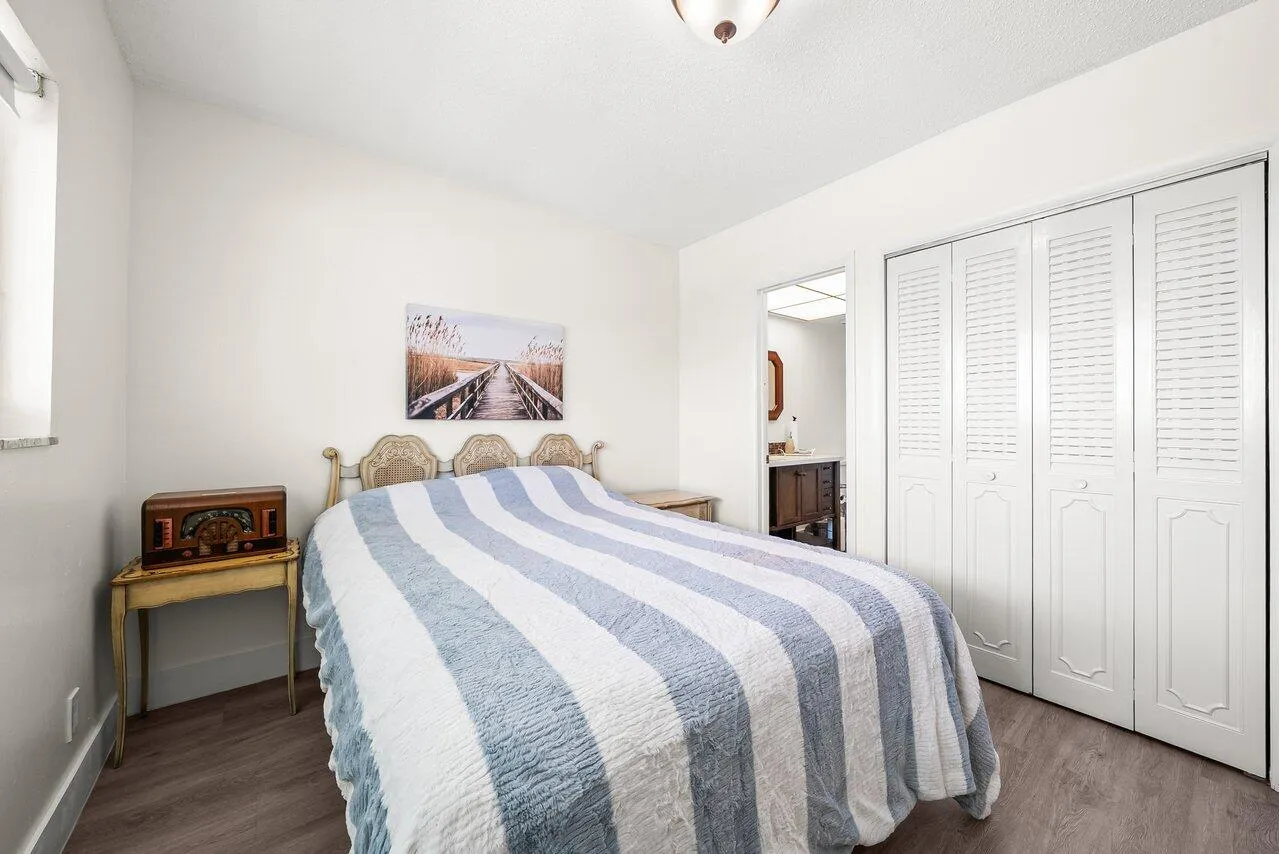 016-1117LakeTerrace-F207-BoyntonBeach-FL