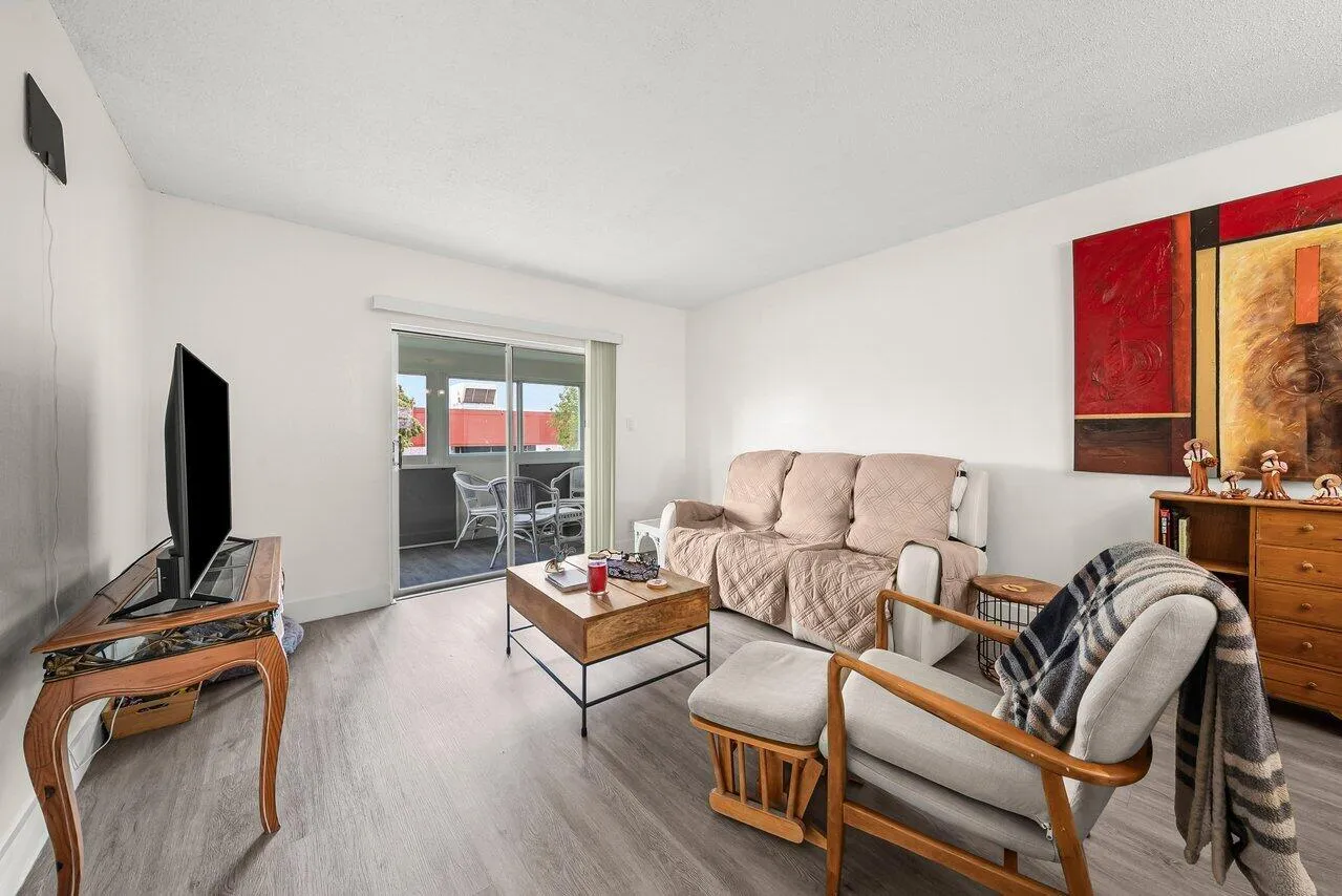 010-1117LakeTerrace-F207-BoyntonBeach-FL