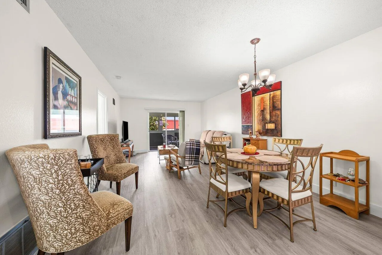 004-1117LakeTerrace-F207-BoyntonBeach-FL