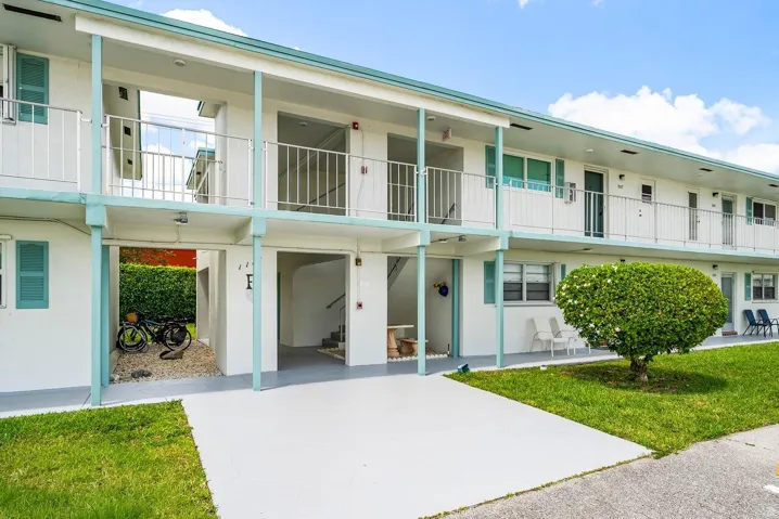 002-1117LakeTerrace-F207-BoyntonBeach-FL