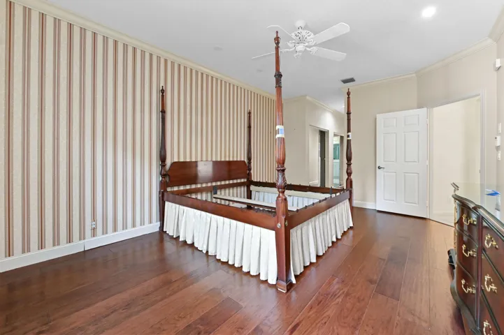 29 Bedroom 02
