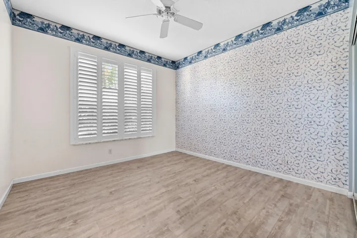 11 Bedroom 01