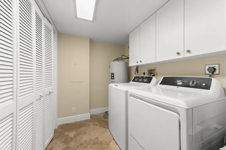 24 Laundry room 03