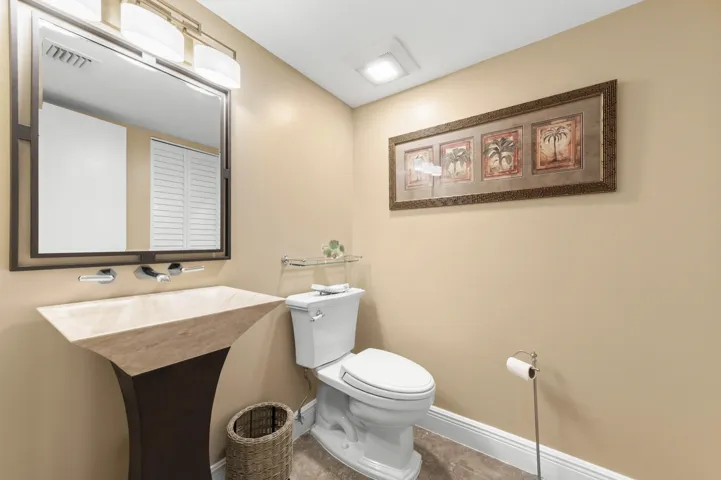 23 Bathroom 02