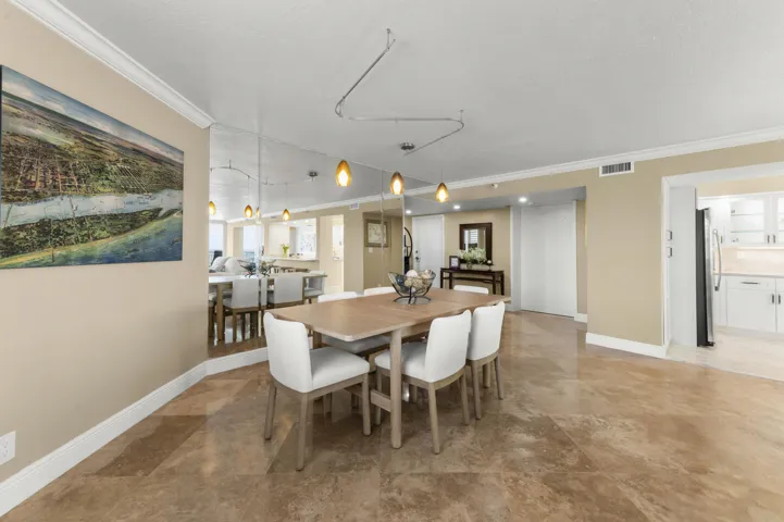 08 Living Room 01