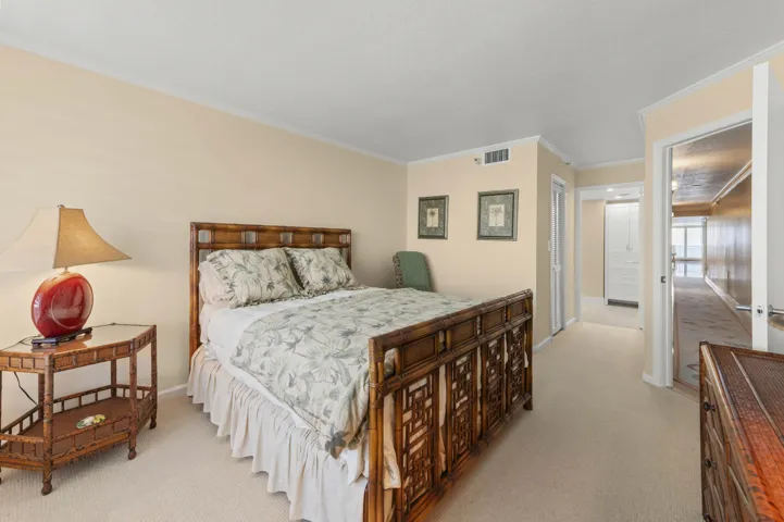 27 Bedroom 02