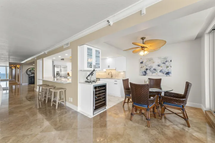 14 Dining area 01
