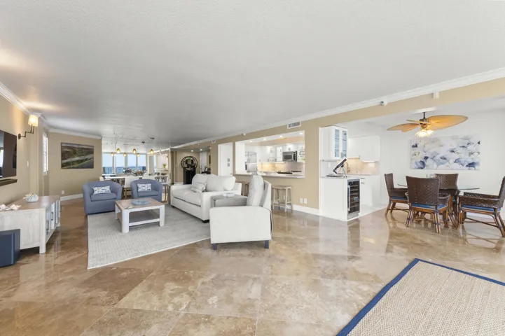 12 Living Room 04